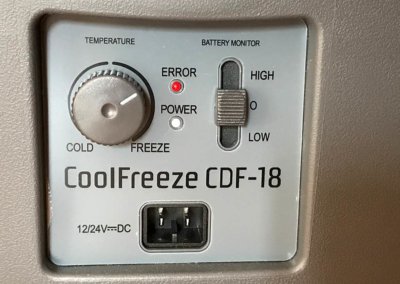 Temperatur-Regler am Waeco CoolFreeze CDF-18 auf 2 Uhr